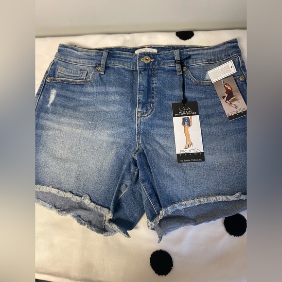 Mid Rise High-Low Shorts - Picture 3 of 6